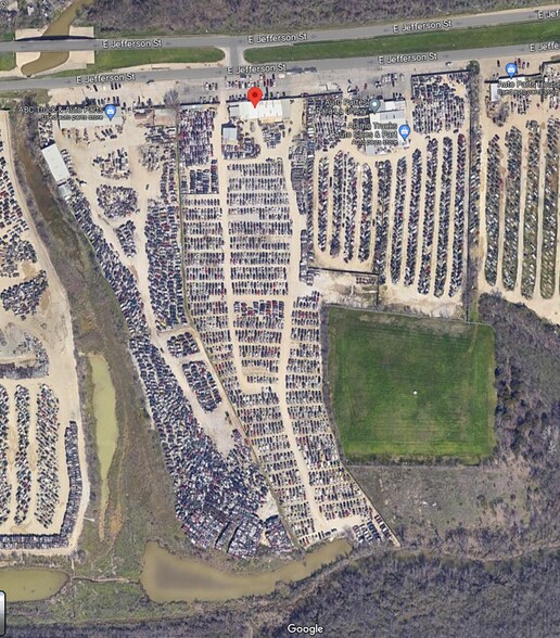 ~ 10.68 Acres Heavy Industrial Proprty. portefeuille de 2 propriétés à vendre sur LoopNet.ca - Photo du bâtiment - Image 1 de 2