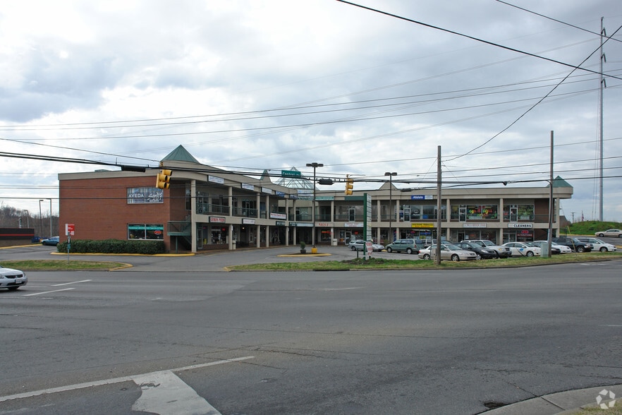 5751 Old Hickory Blvd, Hermitage, TN for lease - Building Photo - Image 2 of 5