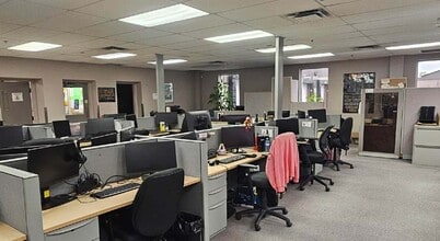 2080 Piper Ln, London, ON for lease Interior Photo- Image 2 of 2
