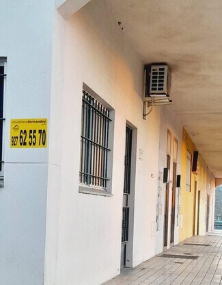 Plus de détails pour Commerce de détail à vendre