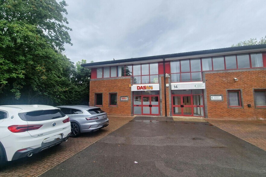 13 Campbell Ct, Bramley à vendre - Photo du bâtiment - Image 2 de 3