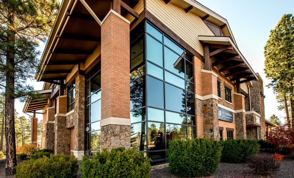 1750 S Woodlands Village Blvd, Flagstaff, AZ à louer - Photo principale - Image 1 de 13