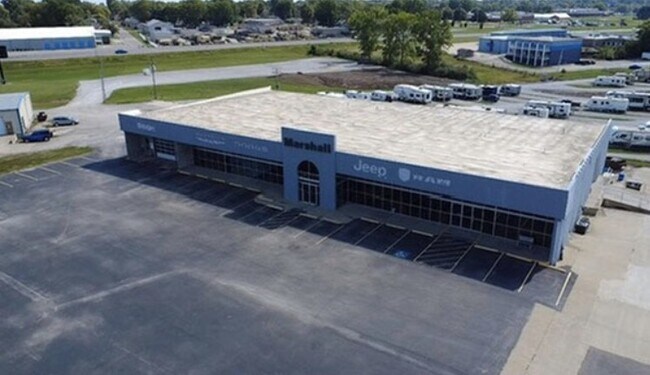 Plus de détails pour 1450 W Arrow St, Marshall, MO - Commerce de détail à louer