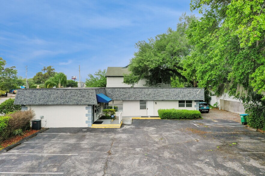 2425 Lee Rd, Winter Park, FL à vendre - Photo du bâtiment - Image 2 de 24