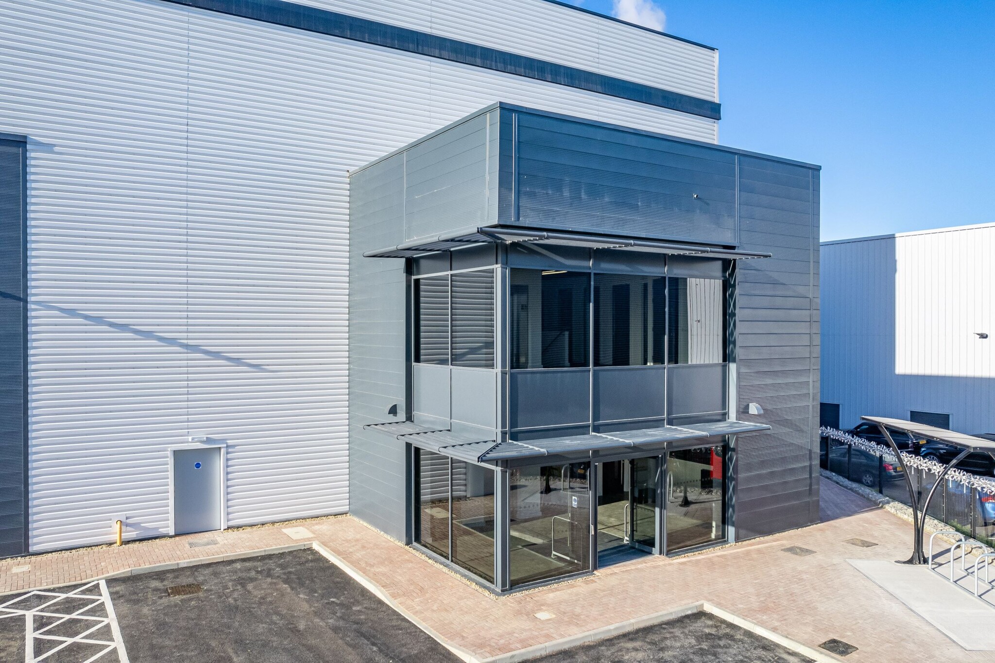 Crabtree Manorway N, Belvedere à louer Photo du bâtiment- Image 1 de 9