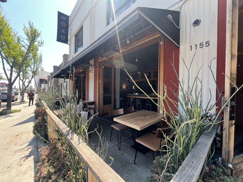1153-1163 N Highland Ave, Los Angeles, CA for lease - Primary Photo - Image 2 of 7