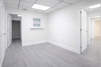 3383 NW 7th St, Miami, FL à louer Photo intérieure- Image 1 de 5