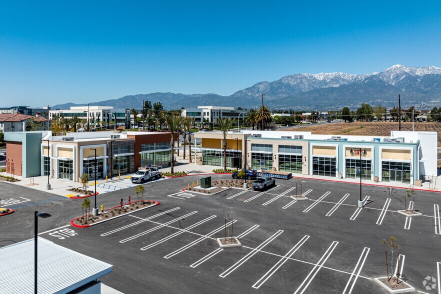 Haven Ave, Ontario, CA à louer - Photo du bâtiment - Image 2 de 6