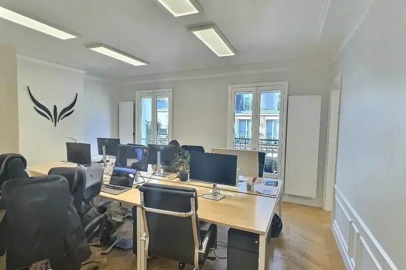 Office in Paris for lease - Interior Photo - Image 1 of 8