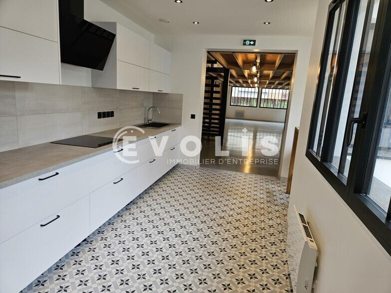 Bureau dans Arcueil à louer - Photo du bâtiment - Image 3 de 24