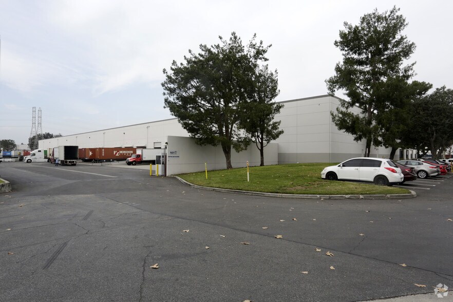 970 E 236th St, Carson, CA à louer - Photo du bâtiment - Image 2 de 4