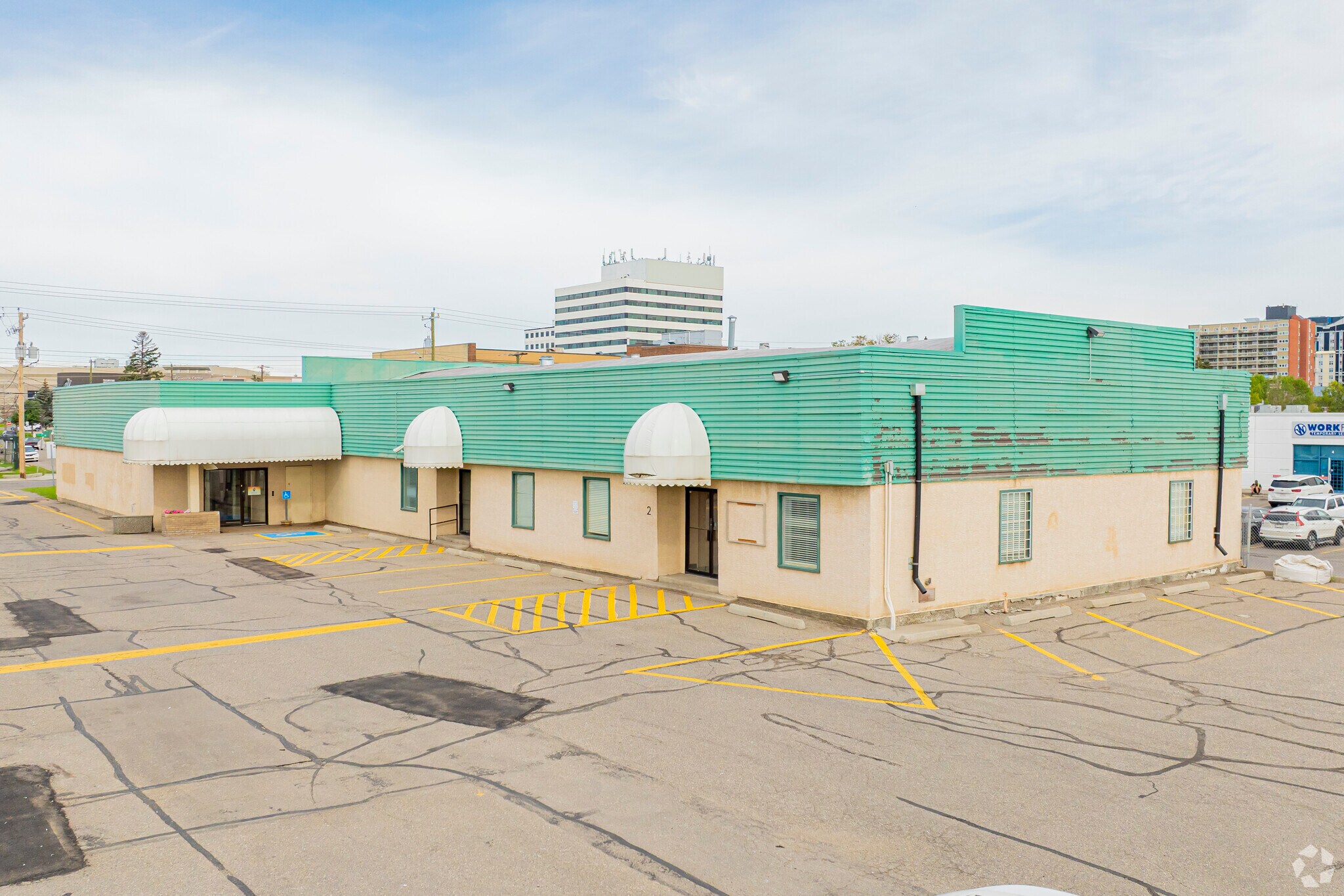 6110 1A St SW, Calgary, AB à louer Photo principale- Image 1 de 4