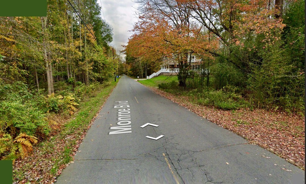 Monroe Boulevard, Monroe Township, NJ à vendre - Photo du bâtiment - Image 2 de 5