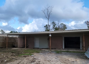 1171 S Main St, Lumberton, TX for lease Interior Photo- Image 1 of 3