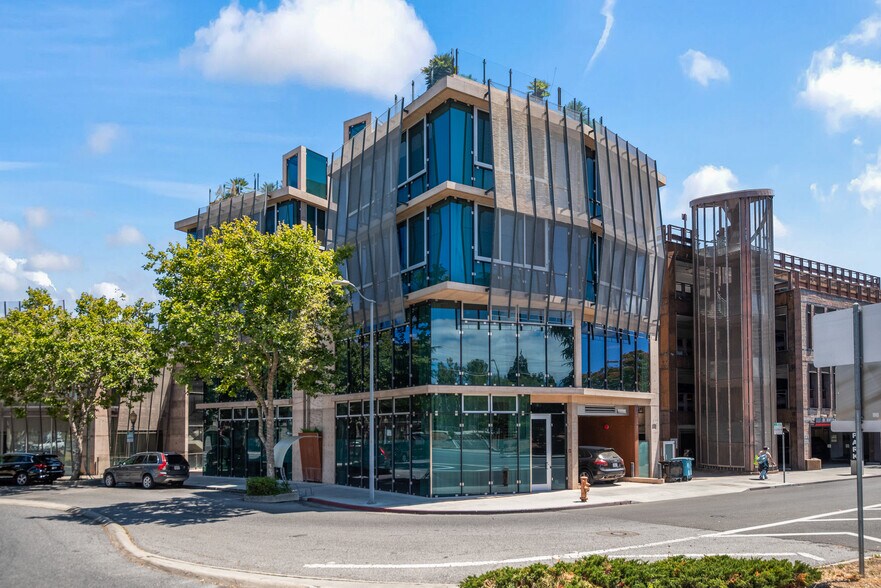 BEST OF CLASS DOWNTOWN PALO ALTO portefeuille de 2 propriétés à vendre sur LoopNet.ca - Photo du bâtiment - Image 3 de 33