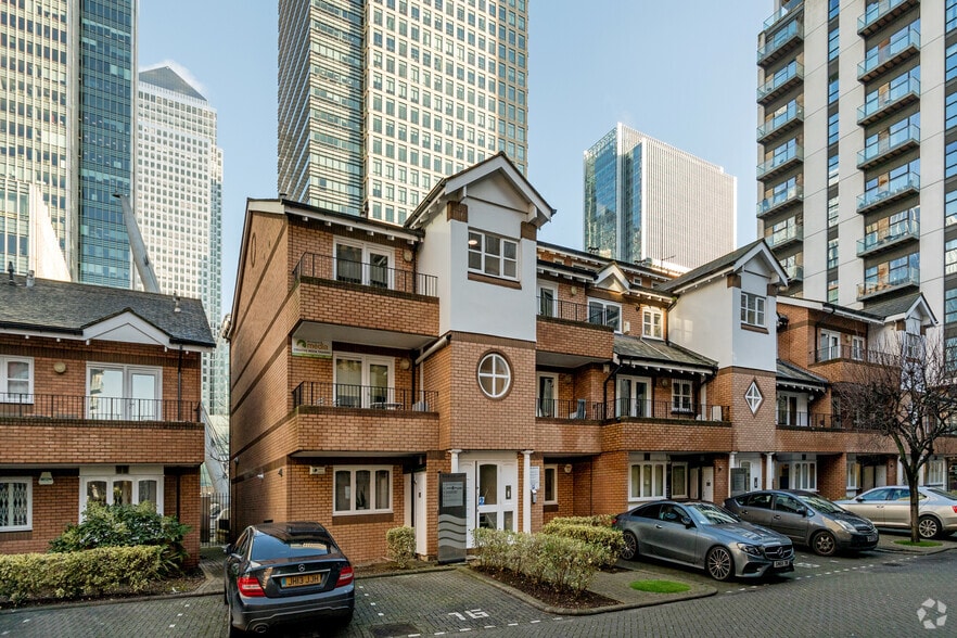 Admirals Way, London for lease - Primary Photo - Image 1 of 7