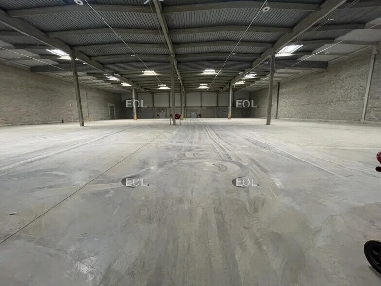 Industrial in SAINT-OUEN-L'AUMONE for lease - Building Photo - Image 1 of 7