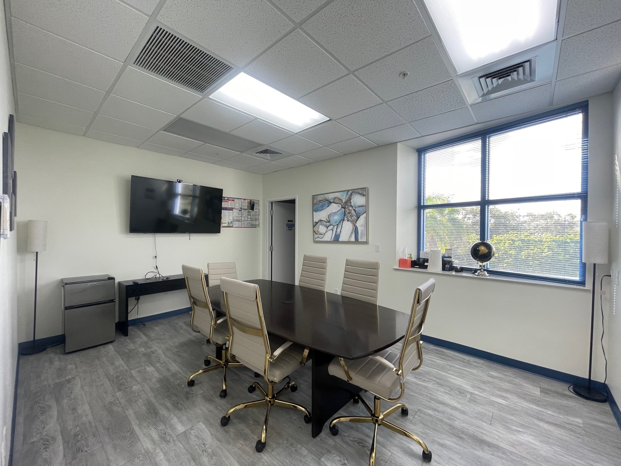 2505 Metrocentre Blvd, West Palm Beach, FL for lease Interior Photo- Image 1 of 12