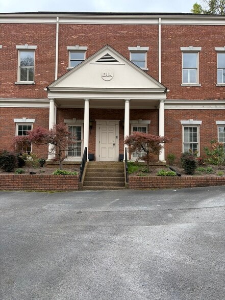 823 Chickamauga Ave, Rossville, GA for lease - Building Photo - Image 3 of 43
