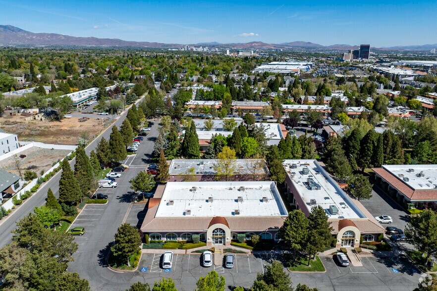 689 Sierra Rose Dr, Reno, NV à louer - Aérien - Image 3 de 4