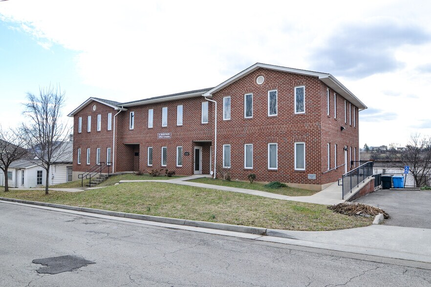 1818 Centre Ave NW, Roanoke, VA à louer - Photo du bâtiment - Image 2 de 5