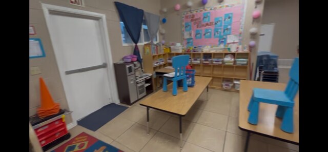 2098 N Benson Ave, Upland, CA à louer - Photo du bâtiment - Image 3 de 8