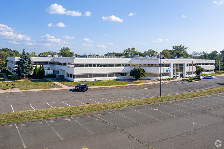 80 Lamberton Rd, Windsor, CT for lease - Building Photo - Image 3 of 10