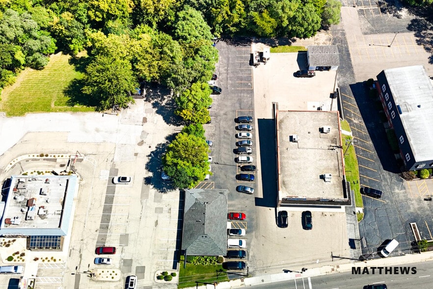 849 N Lake St, Aurora, IL for sale - Building Photo - Image 2 of 3