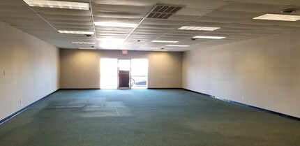 1009 W 6th St, Junction City, KS for lease Interior Photo- Image 2 of 5