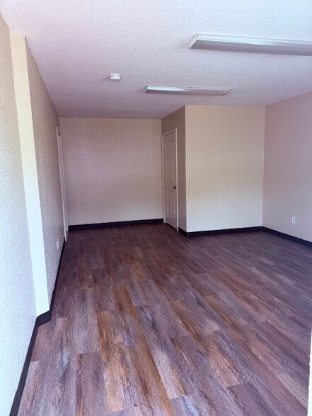 2260 Dickinson Ave, Dickinson, TX à louer - Photo du bâtiment - Image 2 de 9