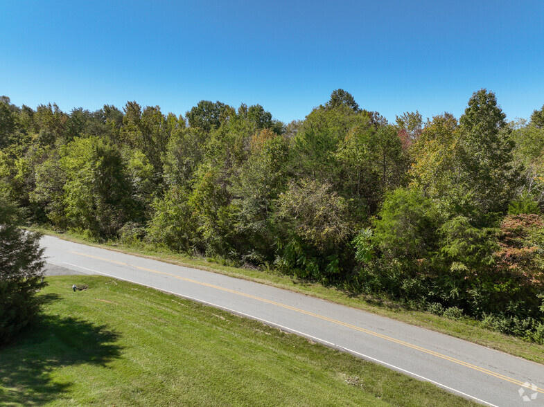 6551 Franz Warner Pky, Whitsett, NC for lease - Primary Photo - Image 1 of 5