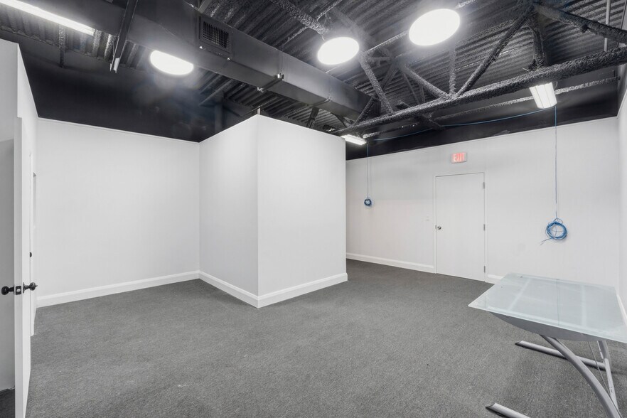 1039-1039 NW 31st Ave, Pompano Beach, FL à louer - Photo du bâtiment - Image 3 de 26