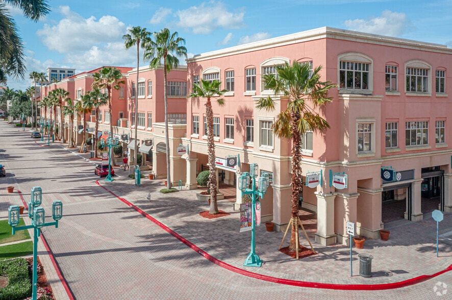 309-433 Plaza Real, Boca Raton, FL for lease - Building Photo - Image 1 of 13