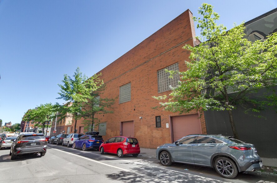 495 Walton Ave, Bronx, NY à louer - Photo du bâtiment - Image 3 de 9