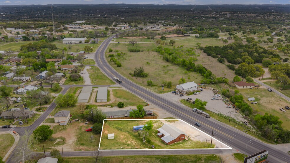 201 N US Highway 281, Johnson City, TX à vendre - Photo du bâtiment - Image 2 de 9
