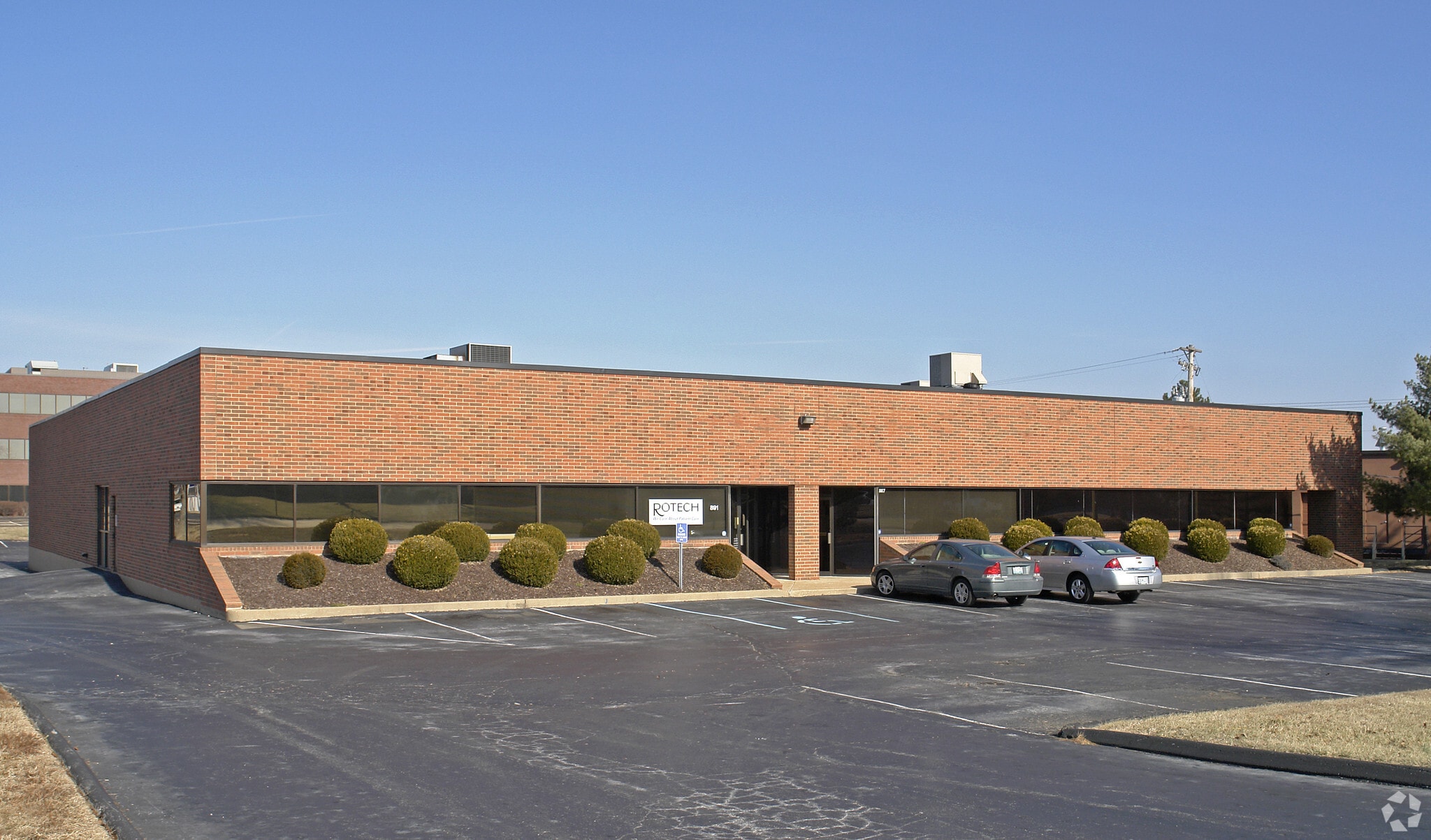 887-891 Bolger Ct, Fenton, MO for lease Primary Photo- Image 1 of 14