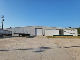 65,000+/- SF Warehouse Industrial Park - Entrepôt