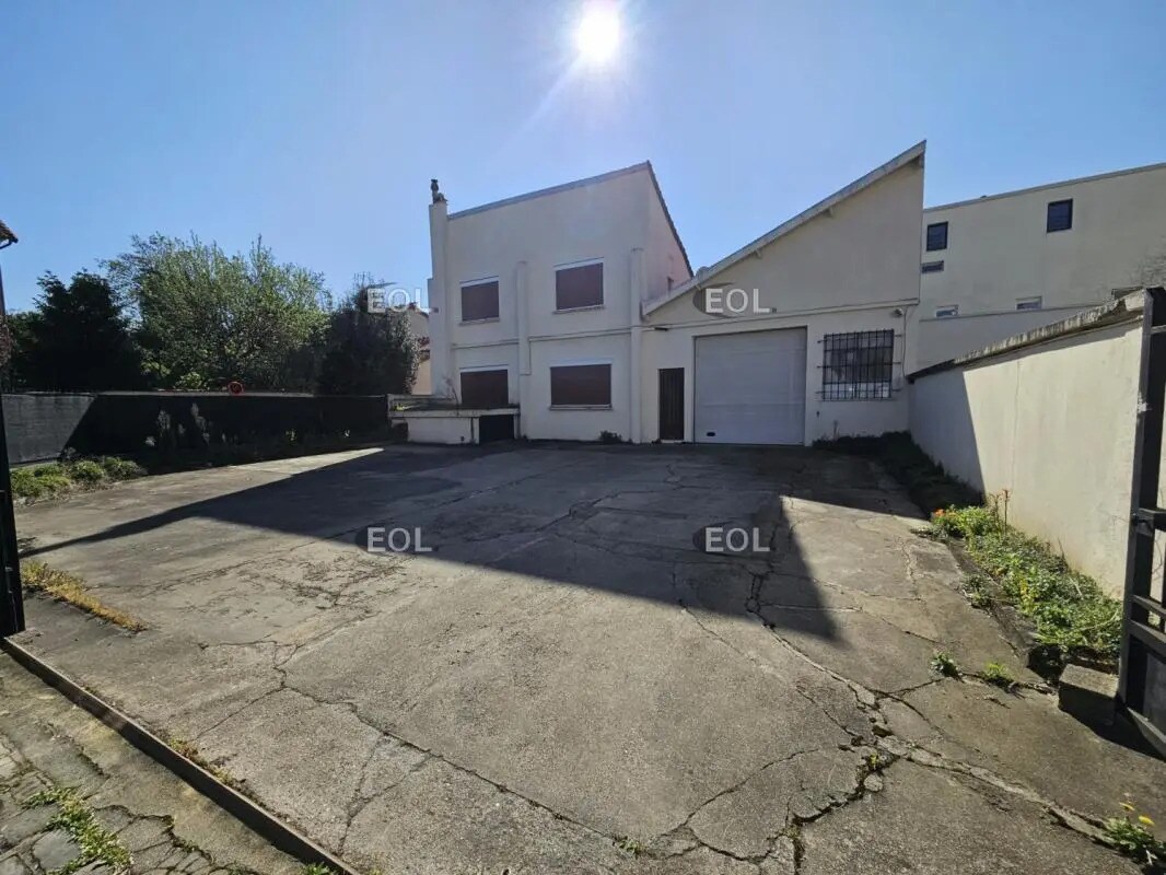 Flex in Maisons-Alfort for sale Building Photo- Image 1 of 11