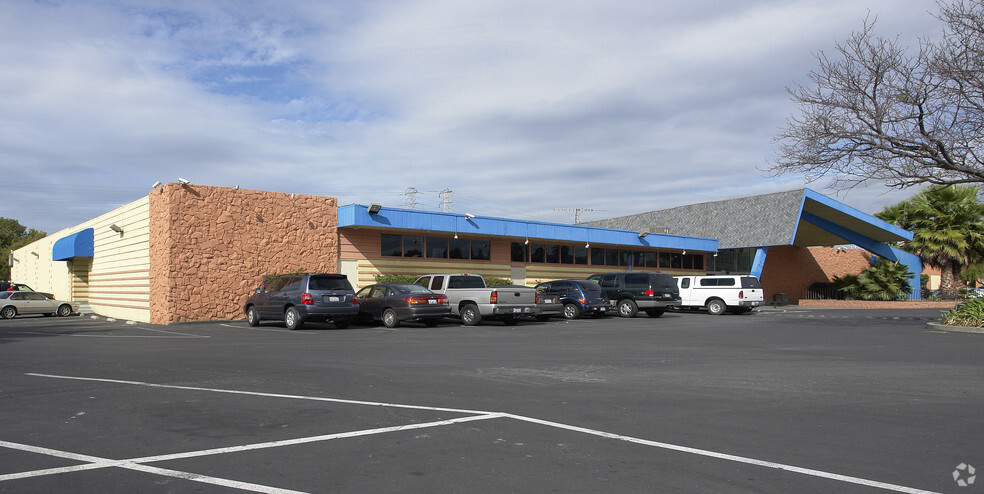 40587-40673 Fremont Blvd, Fremont, CA for lease - Building Photo - Image 3 of 4