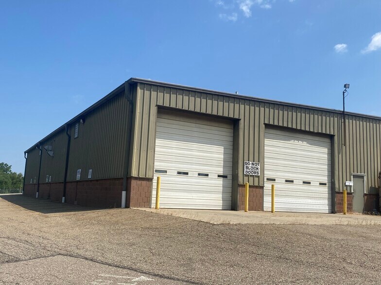 4970 Southway St SW, Canton, OH for sale - Building Photo - Image 3 of 7