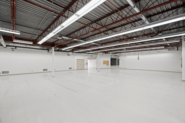 Plus de détails pour 2181-2183 Thurston Dr, Ottawa, ON - Industriel à louer