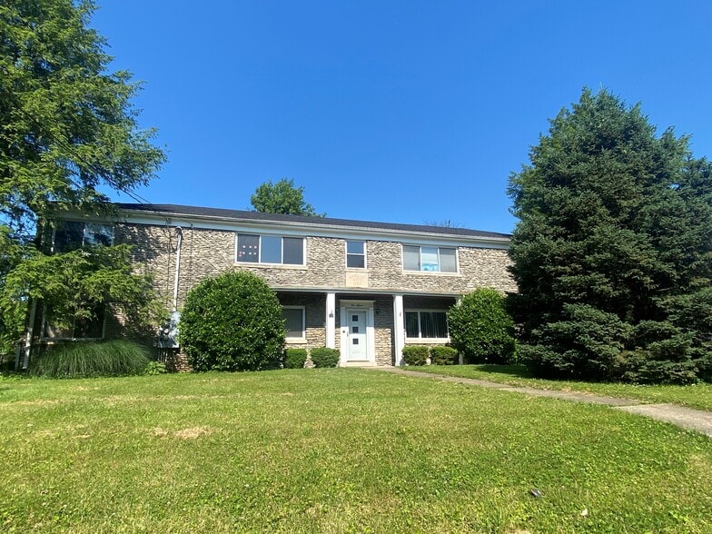 Central Kentucky Multifamily Portfolio portfolio of 3 properties for sale on LoopNet.ca - Primary Photo - Image 1 of 3