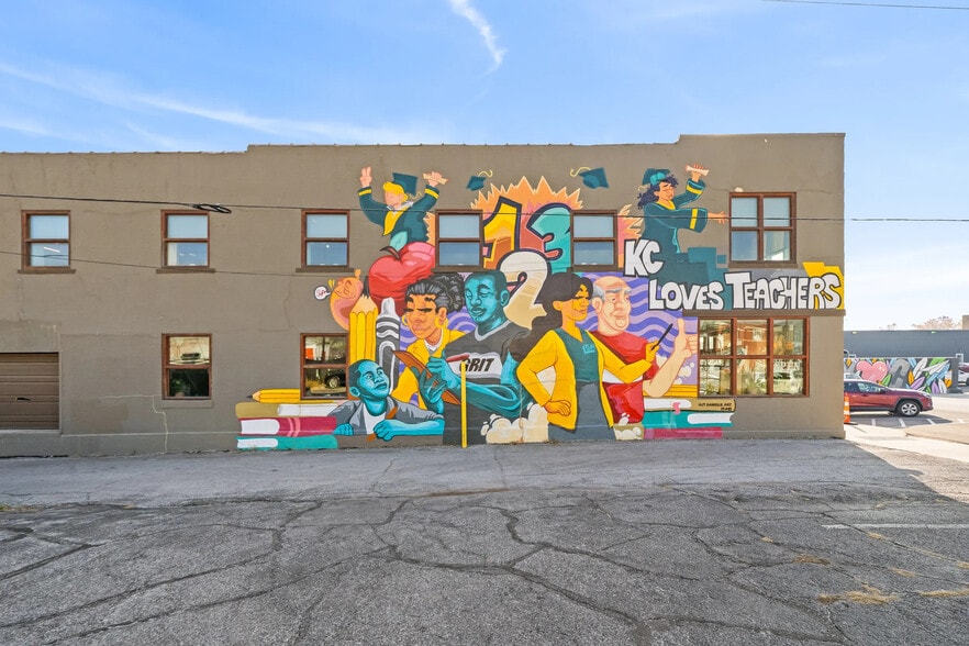 3107-3111 Gillham Rd, Kansas City, MO for lease - Building Photo - Image 1 of 13