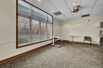 48 Route 6, Yorktown Heights, NY à louer Photo intérieure- Image 2 de 18