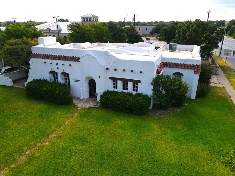 233 W Twohig Ave, San Angelo, TX à vendre - Photo du bâtiment - Image 3 de 15