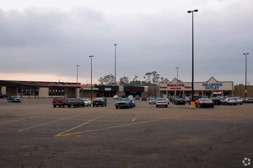 2226 Bienville Blvd, Ocean Springs, MS for sale - Primary Photo - Image 1 of 5