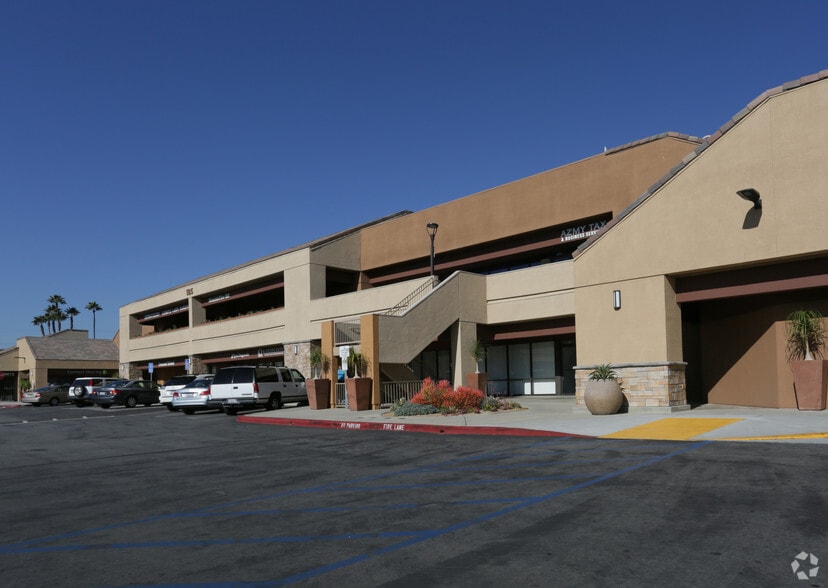 559 N Mountain Ave, Upland, CA for lease - Building Photo - Image 3 of 27