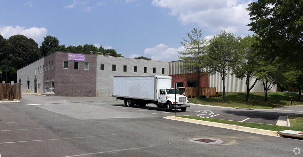 7552 Accotink Park Rd, Springfield, VA à vendre - Photo principale - Image 1 de 22