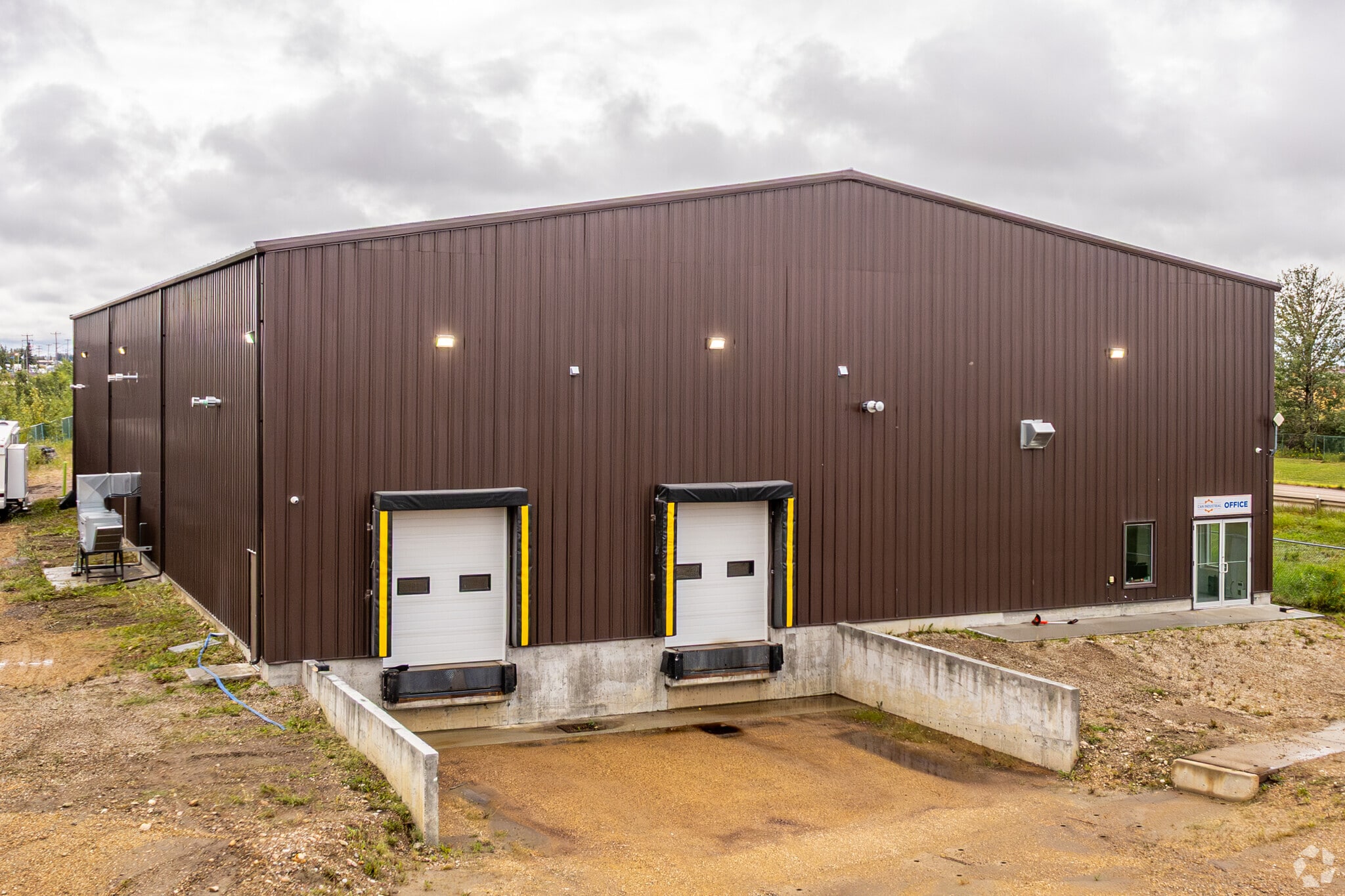 1401 Sparrow Dr, Nisku, AB for sale Primary Photo- Image 1 of 1