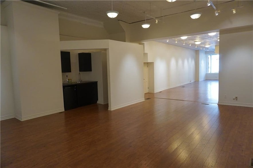 66 James St N, Hamilton, ON à vendre - Photo du bâtiment - Image 2 de 5